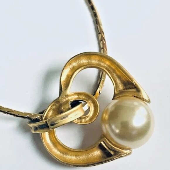 Vintage Monet Open Heart Pendant Necklace Gold Tone 28" Chain Faux Pearl - Picture 5 of 7
